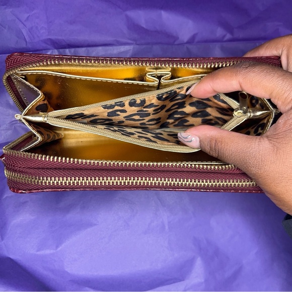 Steve Madden Faux Croc Wallet - Picture 4 of 6